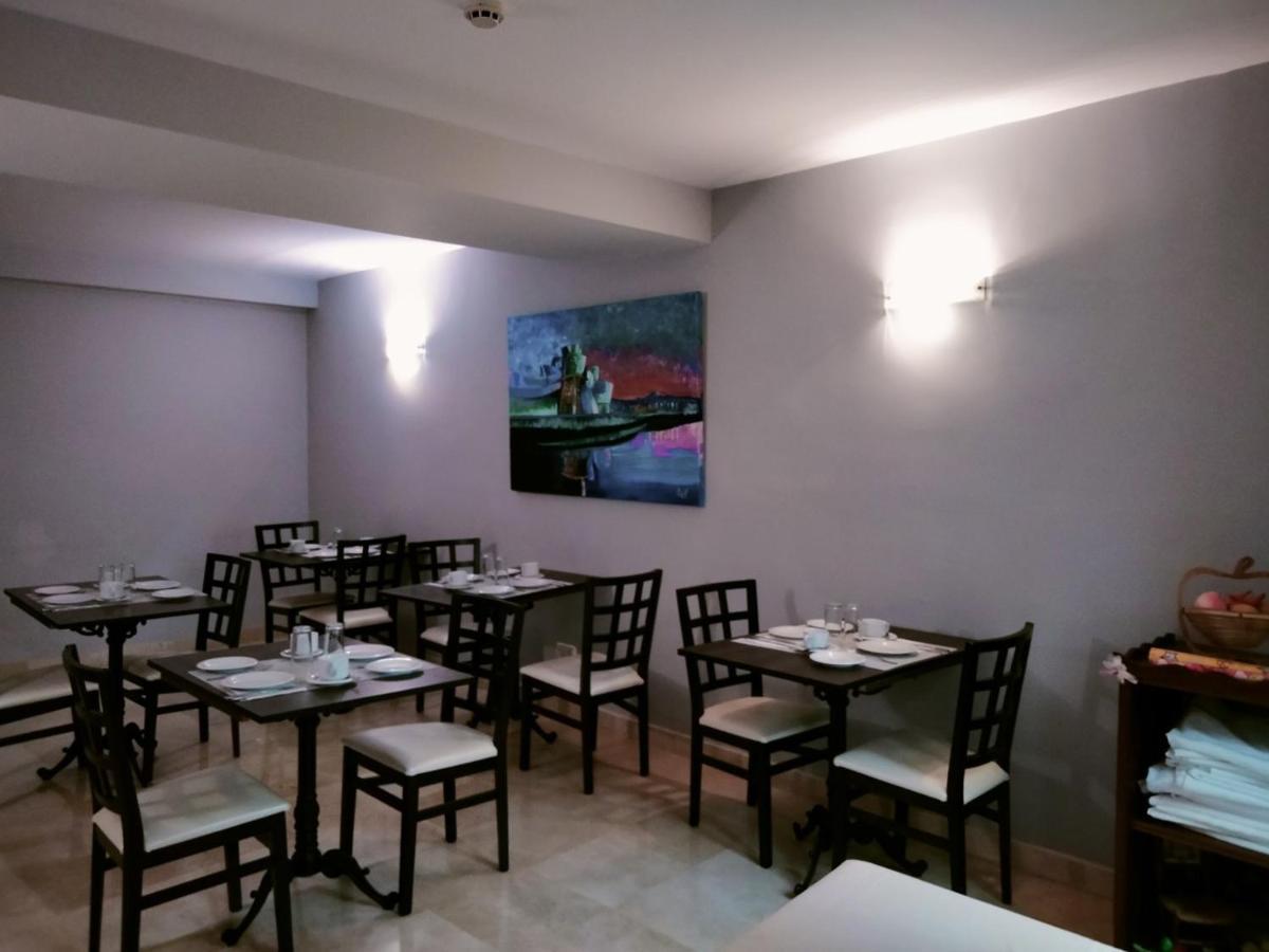 Hotel & Spa Plaza Arriate Extérieur photo