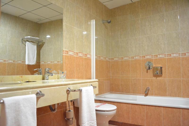 Hotel & Spa Plaza Arriate Extérieur photo
