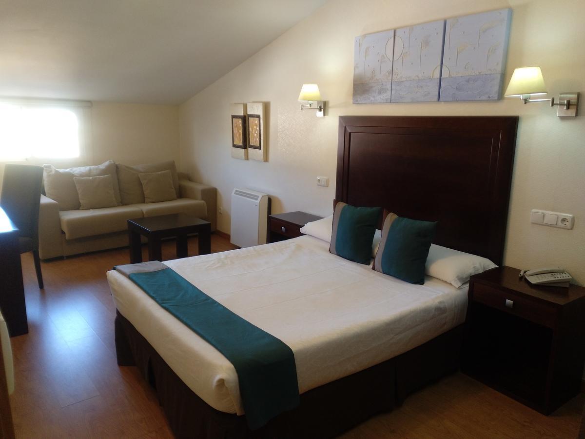 Hotel & Spa Plaza Arriate Extérieur photo