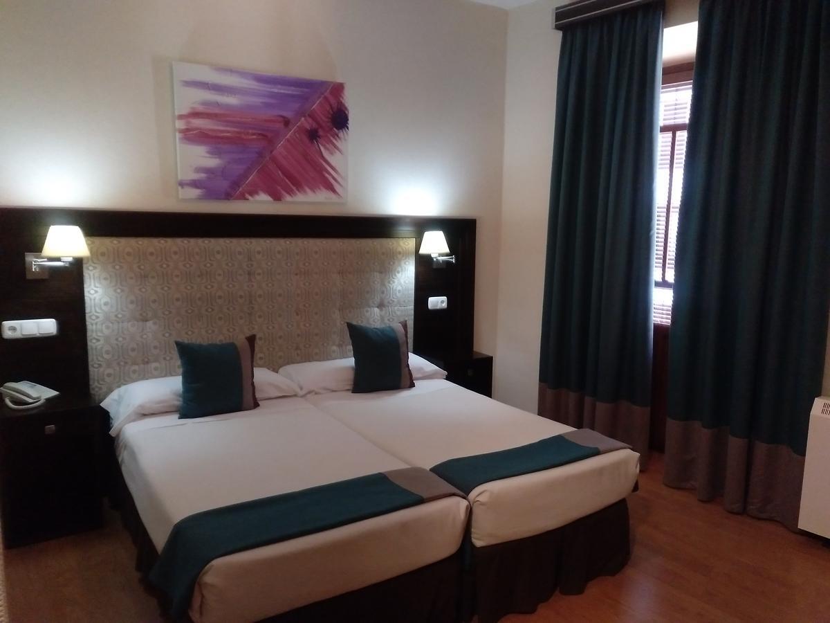 Hotel & Spa Plaza Arriate Extérieur photo
