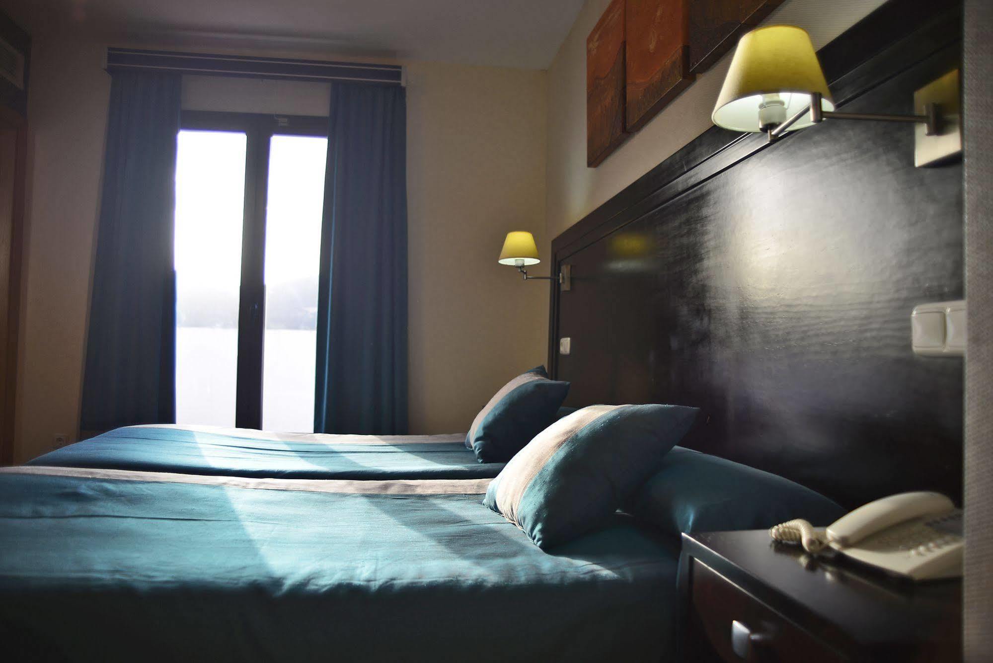 Hotel & Spa Plaza Arriate Extérieur photo