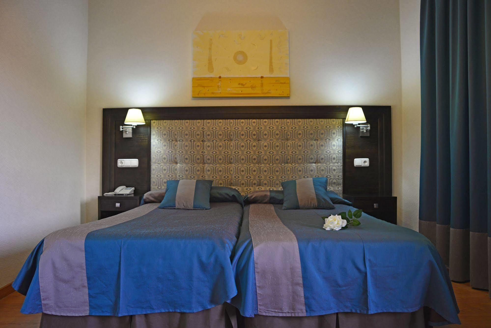Hotel & Spa Plaza Arriate Extérieur photo
