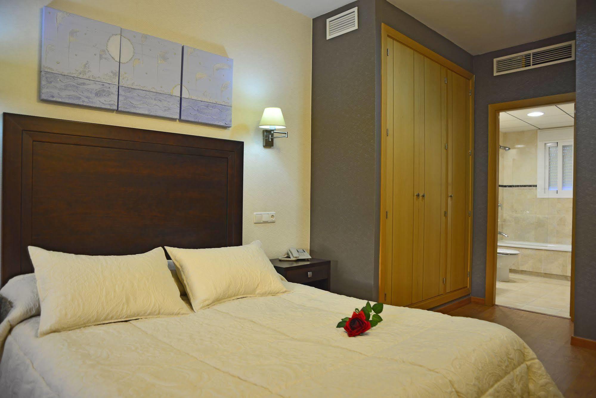 Hotel & Spa Plaza Arriate Extérieur photo