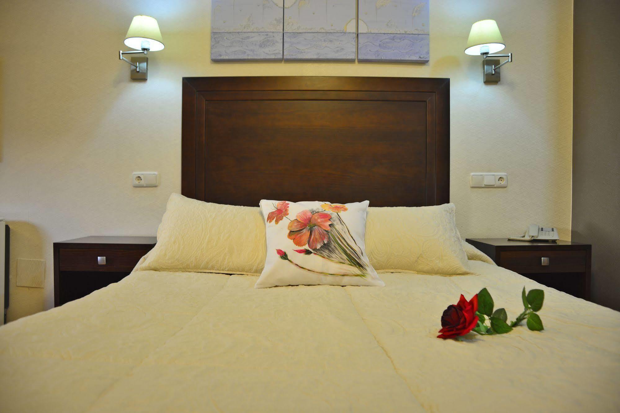 Hotel & Spa Plaza Arriate Extérieur photo